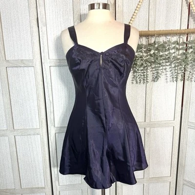 Camisón Mameluco Lencería Pequeño Cacique Vintage Años 90 Púrpura Medianoche Brillante Satinado Foto 1 de 4