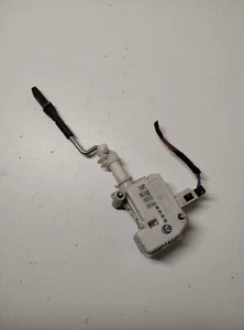 1T0810773 FUEL TANK COVER THROTTLE CONTROL ENGINE VW TOURAN - Picture 1 of 4