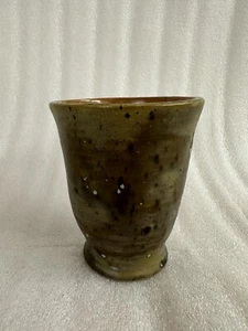 Vaso de cerámica de estudio hecho a mano Yunomi. Firmado - Imagen 1 de 19