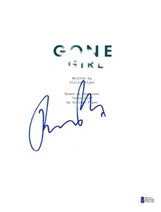 ROSAMUND PIKE SIGNED GONE GIRL SCRIPT BECKETT BAS AUTOGRAPH AUTO COA - Picture 1 of 1