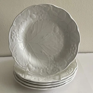 Set/5 BURLEIGH Davenport ~8" White Salad Plates~ Strawberry & Grape Leaf - Bild 1 von 4