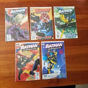 Lotto di 5 fumetti DC Batman confidential #15-19 (DC Comics 2008) - Foto 1 di 18