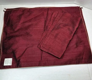 Crate & Barrel Chateau Dupioni Seide Tischsets & Servietten Set weinrot rot Perlen - Bild 1 von 4