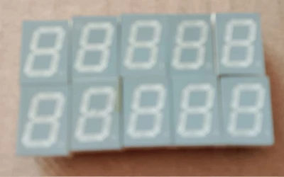 SA52-11HWA KINGBRIGHT  Display a 7 segmenti - Immagine 1 di 2