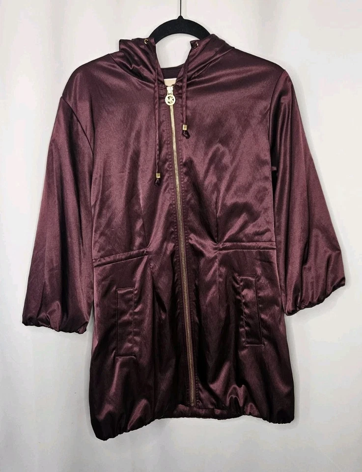 CHAQUETA IMPERMEABLE LARGA MICHAEL KORS ELEGANTE PÚRPURA CON CAPUCHA ANORAK CINTURA CECHADA P/M Foto 1 de 4