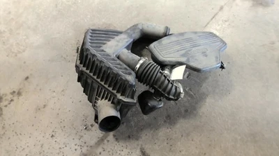 Used Air Cleaner Assembly fits: 2017 Gmc Acadia 3.6 Grade A - Image 1 of 4