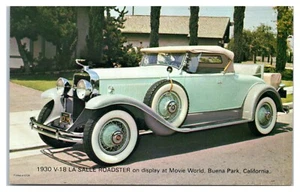 Postal 1930 V-18 La Salle Roadster en exhibición en Movie World Buena Vista CA - Imagen 1 de 2
