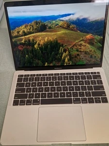 Apple MacBook Air 2018 13 Zoll (256GB SSD, Intel Core i5 8. Gen, 1,60GHz, 8GB) - Bild 1 von 19