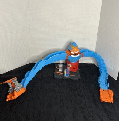 Hot Wheels City Wreck & Ride Gorilla Attack Playset with 1 Toy Car Track Builder - Image 1 of 3
