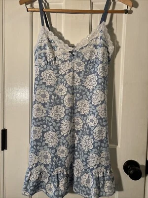 Camisón Babydoll Laura Ashley Chemise Azul Crema Patrón Floral Pequeño Foto 1 de 4