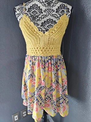 Nuevo con etiquetas Nuevo Vestido Para Mujer Derek Corazón Correa de Espagueti Tejido Floral Talla Pequeña Amarillo Foto 1 de 4