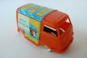 SESAME ESTAFETTE RENAULT "VACHE GROSJEAN " BON ÉTAT Lg 8 cm - Imagen 1 de 5