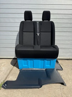 Neu Original Mercedes Sprinter W907 W910 Doppelsitz Mit Fußmatten A9109200100 - Bild 1 von 4