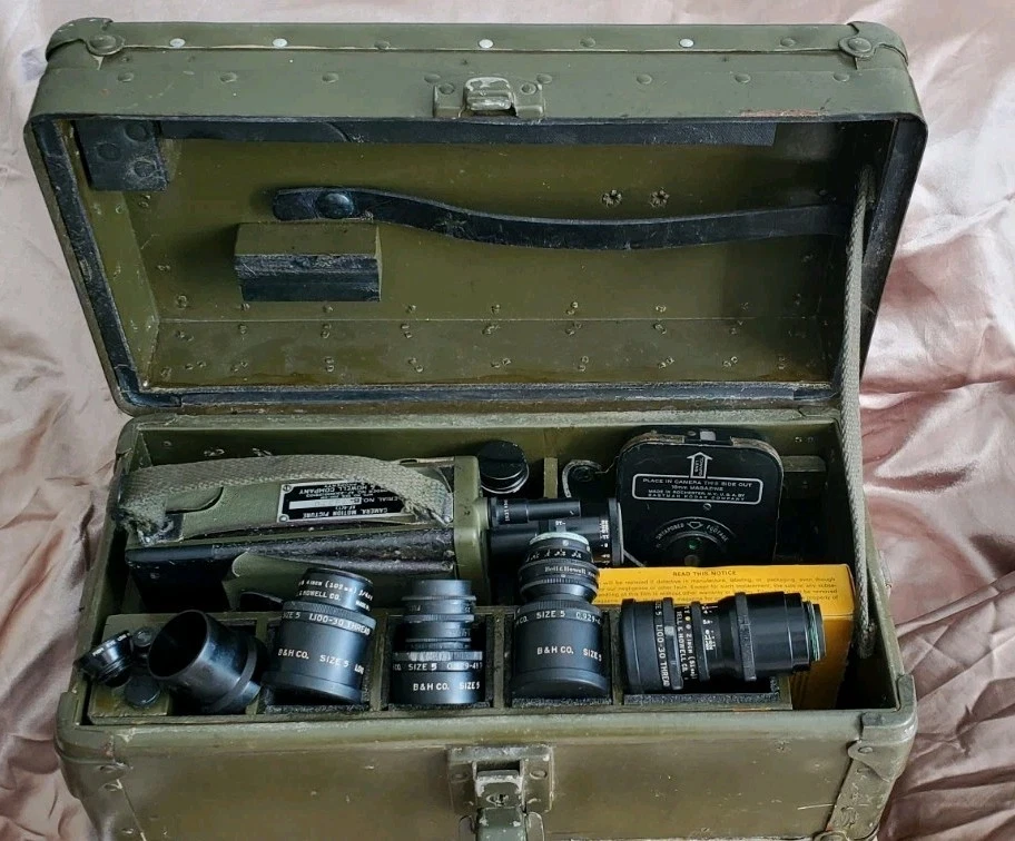 Juego de cámara de cine Bell & Howell KS-11 original de la Segunda Guerra Mundial de Estados Unidos y Vietnam Foto 1 de 4
