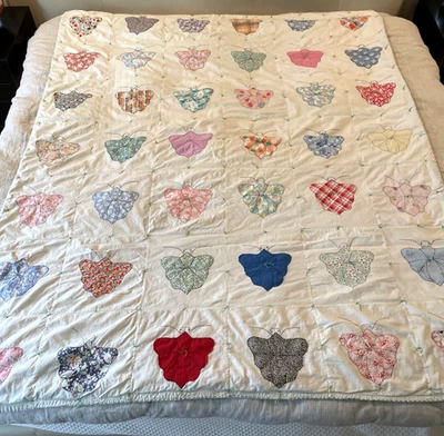Винтажный бабочка аппликация лоскутное одеяло ручной работы 66 x 81 вышитый Calico - Изображение 1 из 4