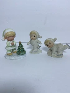 HOMCO Vintage Bisque Figurines Set Of 3 Christmas Glitter Skaters Child W Tree - Picture 1 of 12