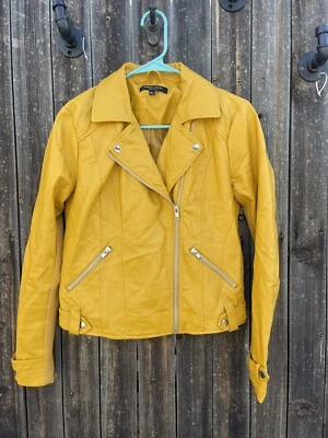 Romeo + Juliet Couture Moto Imitación Cuero Vegano Amarillo Pequeña Chaqueta Abrigo Corto Foto 1 de 4