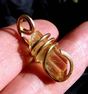 APATITE GREEN AURA CRYSTAL PENDANT MERLIN'S GOLD 35 BRONZE - Picture 1 of 3