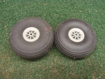 Ruedas y neumáticos DU-BRO 3.25 T negro con pisadas rectas de bajo rebote 3.25" Foto 1 de 4