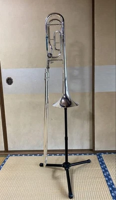 Trombone baixo tenor prata personalizado YAMAHA YSL8420S - Imagem 1 de 4