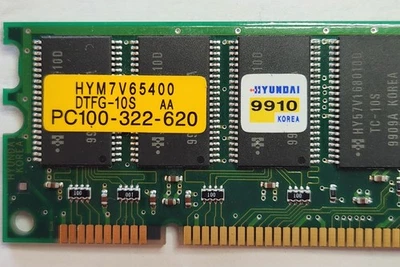 Computer RAM 32MB PC100 168 PIN DIMM MEMORY MODULE  HYM7V65401 Hyundai - Image 1 of 4