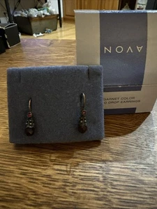 Avon Vintage 2000 Garnet Color Bead Drop Earrings With Box - Picture 1 of 6