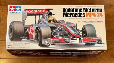 TAMIYA 58475 1/10 R/C Racing Car Vodafone McLaen Mercedes MP4-24 (Telaio F104) - Immagine 1 di 4