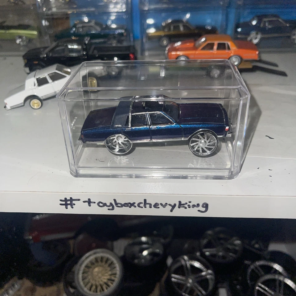 "Chevrolet Caprice Classic Brougham LS 1988 1/64 BORROSO PERSONALIZADO EN 30"" Forgis" Foto 1 de 4