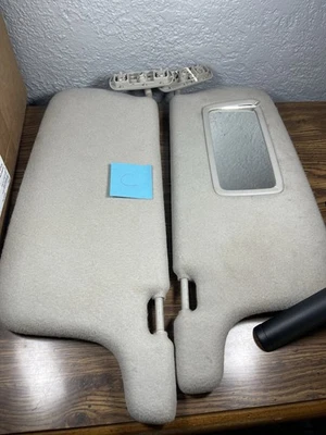 04-11 Chevrolet Colorado Izquierdo Derecho Parasol Parasol Par Gris OEM LEER Foto 1 de 3