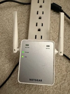 NETGEAR EX2700 N300 WiFi Range Extender - Used Tested - Picture 1 of 5