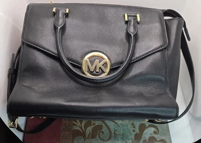 Bolso de mano Michael Kors Manhattan para mujer negro guijarro dorado herrajes con correa Foto 1 de 4