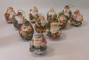 11 adornos navideños vintage de Papá Noel Roly Poly. Papá Noel de vacaciones - Imagen 1 de 12