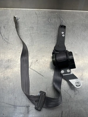 1997-2001 Jeep Cherokee XJ OEM Driver Rear Seatbelt Seat Belt Male Assembly Foto 1 de 4