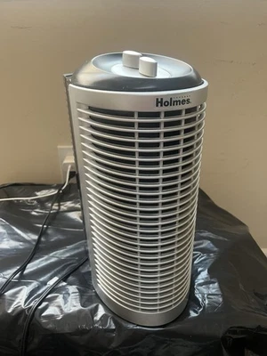 Mini purificador de aire de torre Holmes/ventilador Foto 1 de 3
