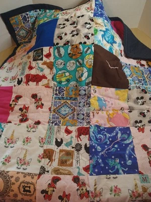 Edredón de retazos infantil de personajes de dibujos animados 36 X 41 reverso negro Foto 1 de 4