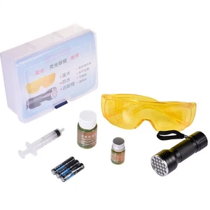 Auto Air Conditioner Leak Detector Tool Flashlight Oil AC UV Dye For Car Fluids - Foto 1 di 12
