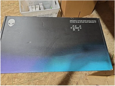 Alienware - AW2725Q 27" QD-OLED 4K UHD 240Hz 0.03-ms FreeSync and G-SYNC Gaming - Image 1 of 3