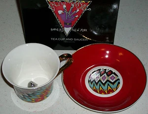 Lady Gaga Navidad China Taza de té Platillo Coleccionable Plato de vidrio Raro Barneys Gay Int - Imagen 1 de 1