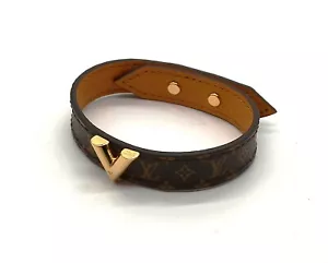 Louis Vuitton Armband Monogram Essential V Kalbsleder × Monogram Canvas M6042 - Bild 1 von 22
