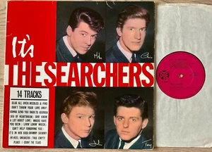 THE SEARCHERS IT'S THE SEARCHERS LP PYE MONO (1964) A1 B1 VG+ BEAT POP ENGLAND - Picture 1 of 4