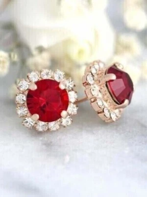 Aretes para mujer enchapados en oro rosa de 14 k con diamantes rubí rojo simulado de corte redondo Foto 1 de 4