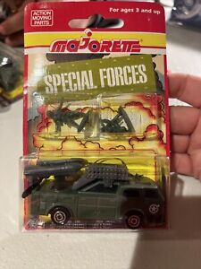 Majorette-Special Forces-220 Series Missile Launcher with 2 Army Men-1990
