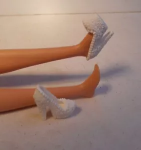 Barbie solide weiße Plateau heilt Textur Schuhe gewölbte Füße Puppe Größe 11,5" groß - Bild 1 von 3