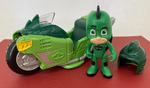 Just Play 2014 ☆ PJ MASKS ☆ Gekko Kickback Motorcycle, Helmet & Action Figure - Picture 1 of 8