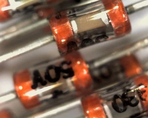 strip of 100 33Pf 50v axial ceramic capacitor Unitrode B330-50JDW 33P 330 - Picture 1 of 1