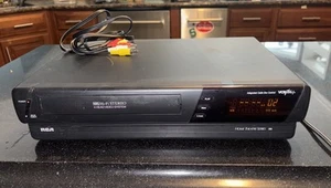 VCR VHS Player Works! - Picture 1 of 4