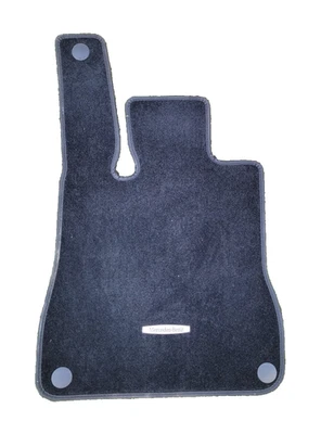 Tapetes de assoalho dianteiros genuínos de veludo preto Mercedes Benz 2016 E350 - Imagem 1 de 4