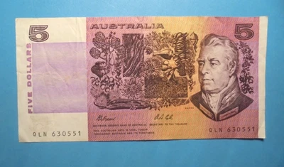 OLD AUSTRALIAN $5 BANKNOTE. - image 1 of 2