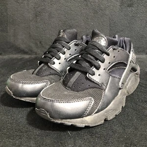 Nike Huarache Größe 6Y Jugend dreifach schwarz Laufschuhe 654275-016 Turnschuhe gebraucht, in einwandfreiem Zustand - Bild 1 von 9