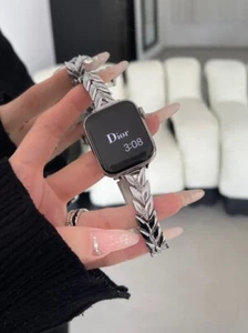 Oreja de trigo y micro pavé diamante metal correa de moda para Apple Watch S9/8/7/6/5 - Imagen 1 de 17